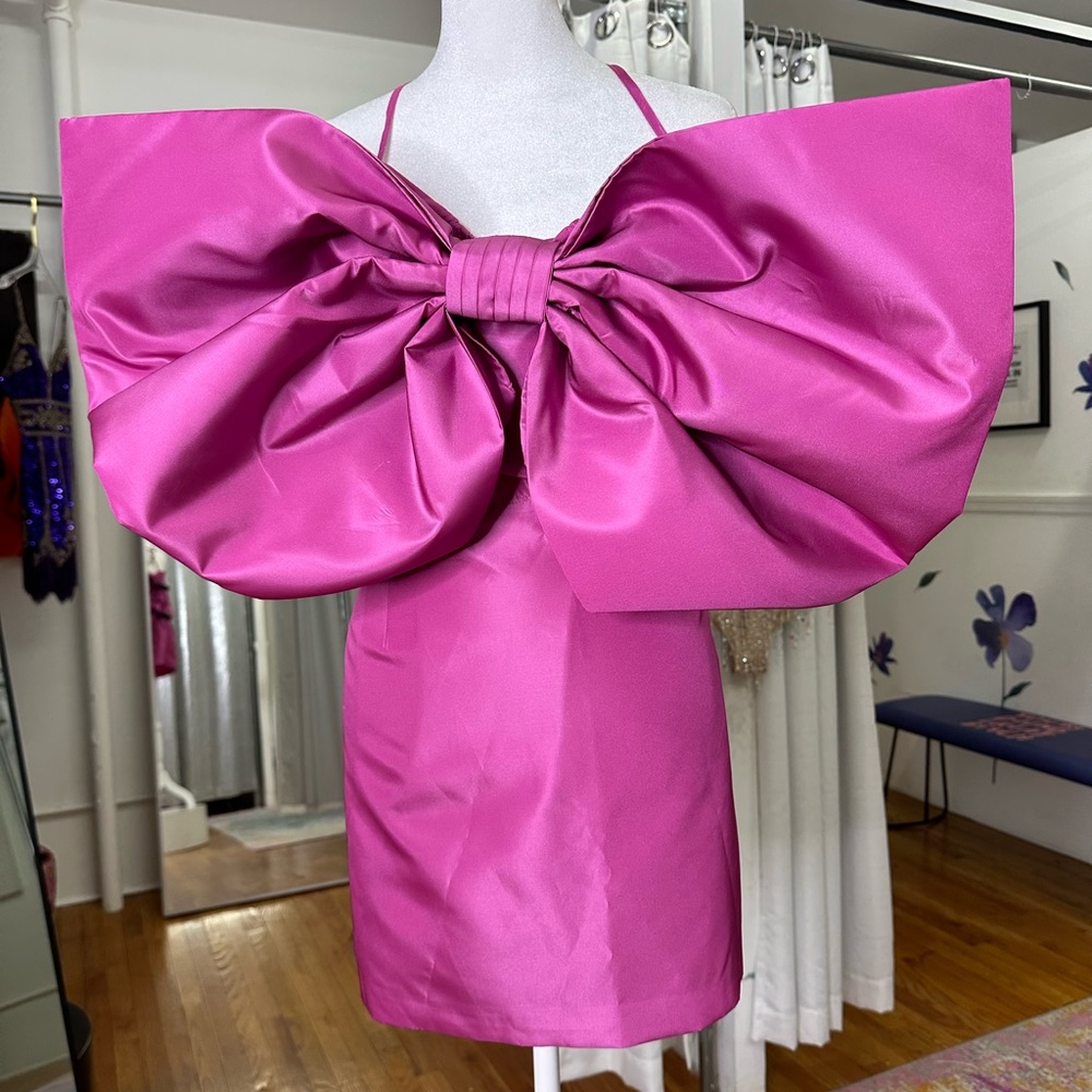 FUN BOW DRESS